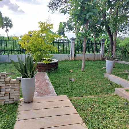 Green Shield Resort Anuradhapura Exterior photo