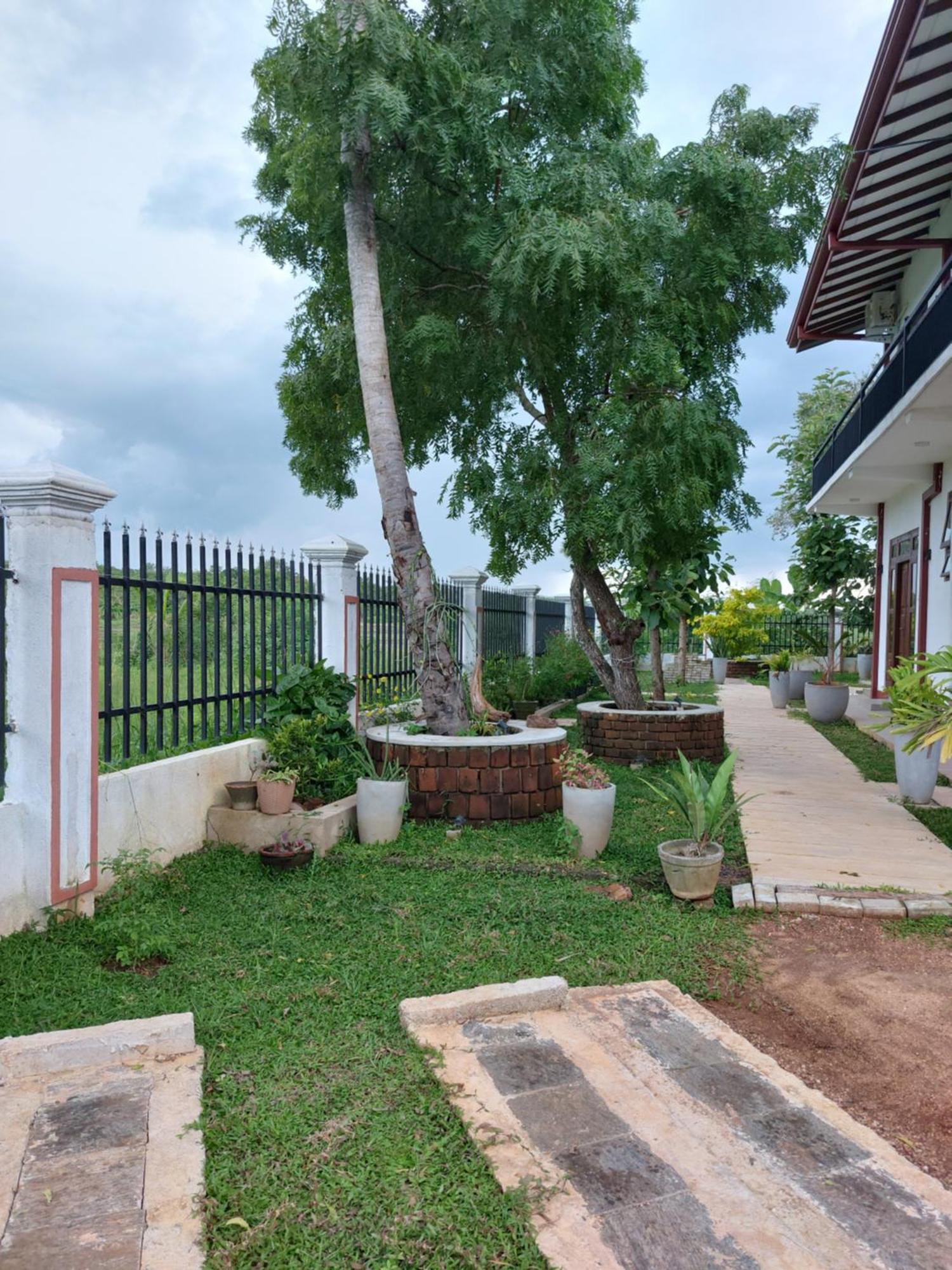 Green Shield Resort Anuradhapura Exterior photo