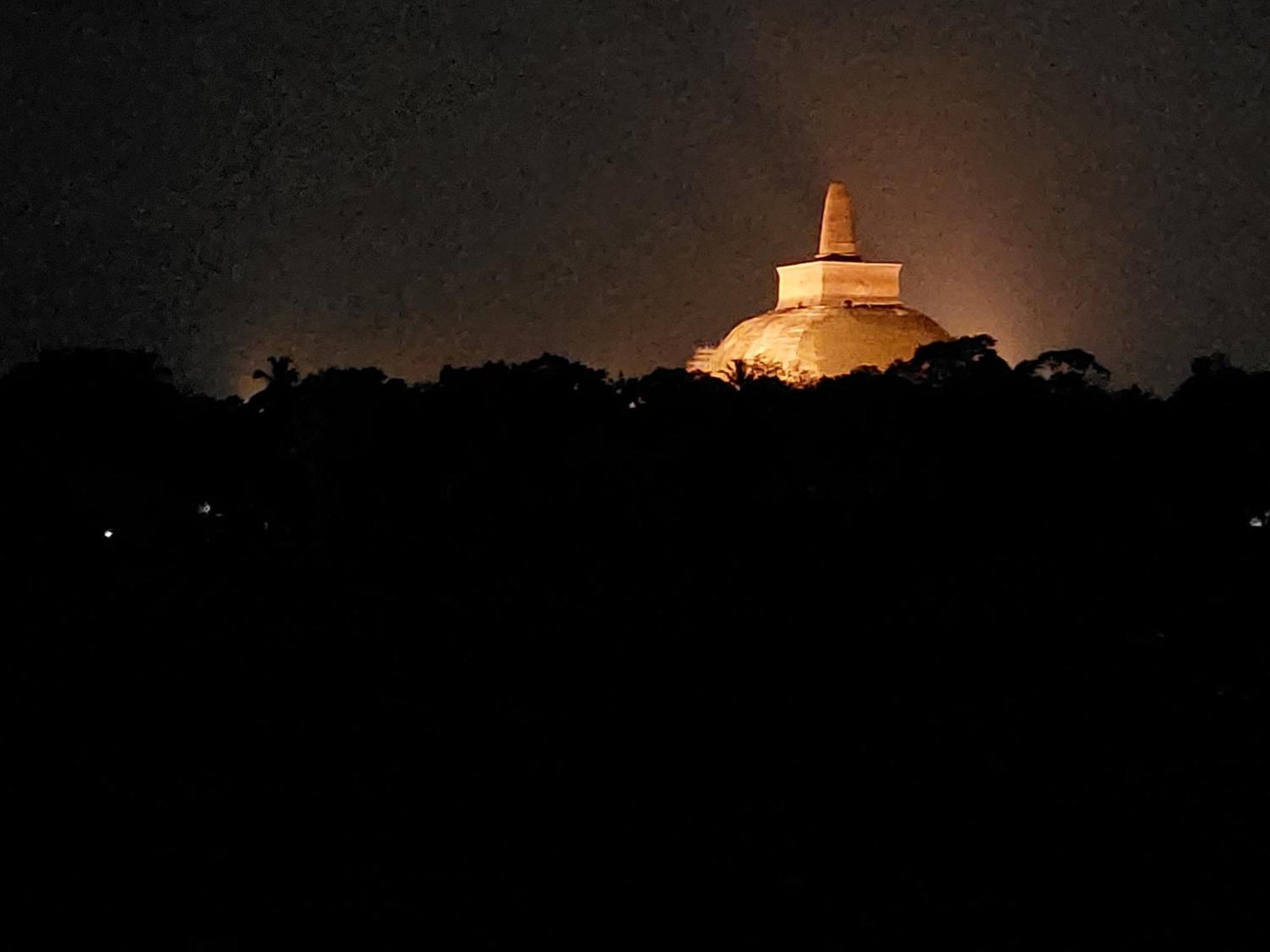 Green Shield Resort Anuradhapura Room photo