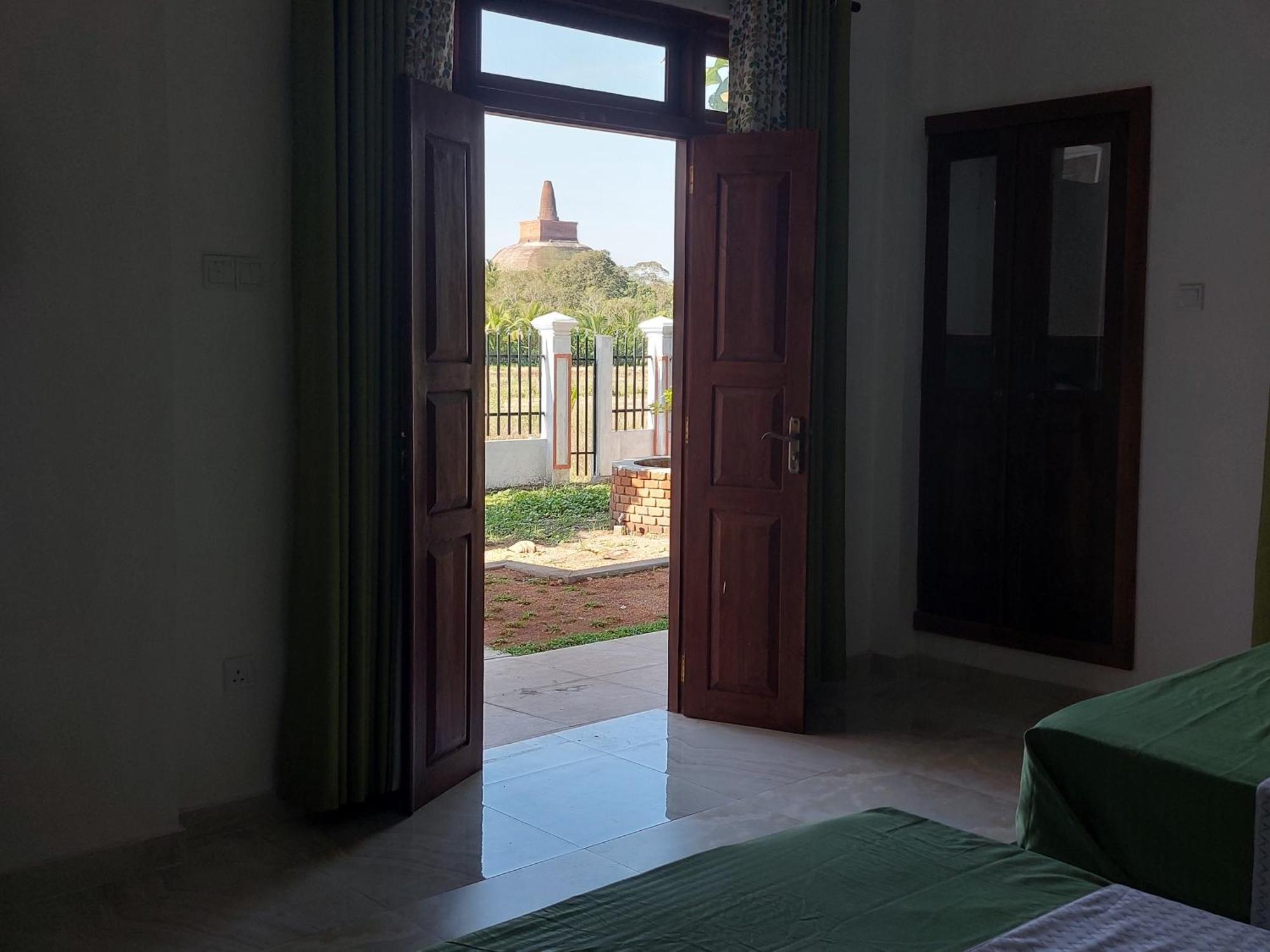 Green Shield Resort Anuradhapura Room photo