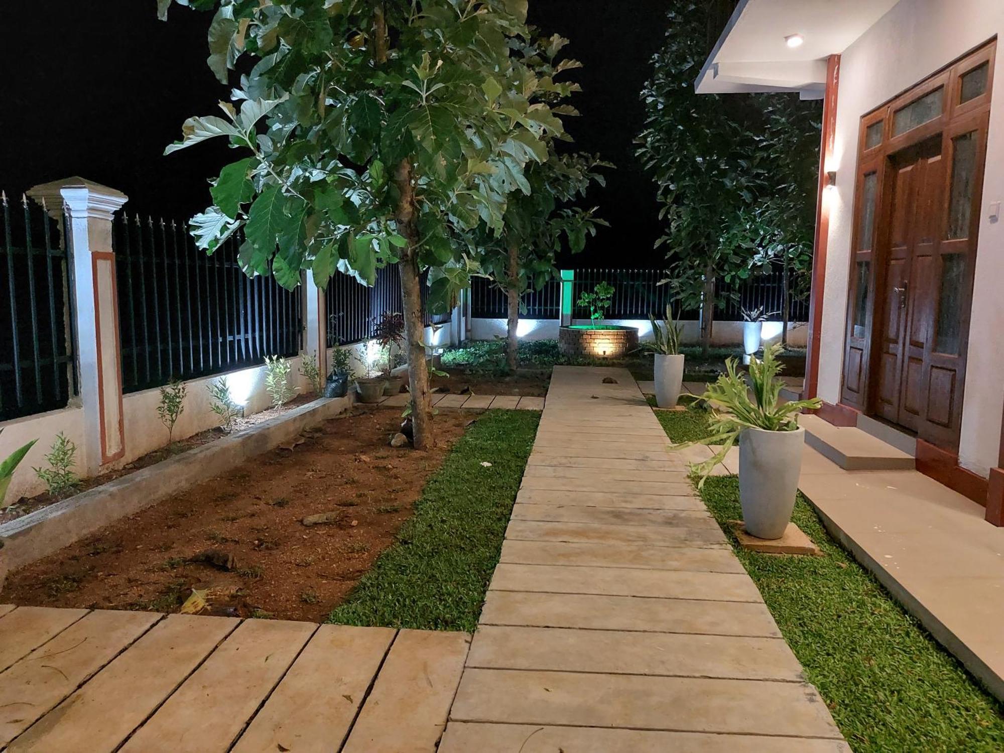 Green Shield Resort Anuradhapura Room photo