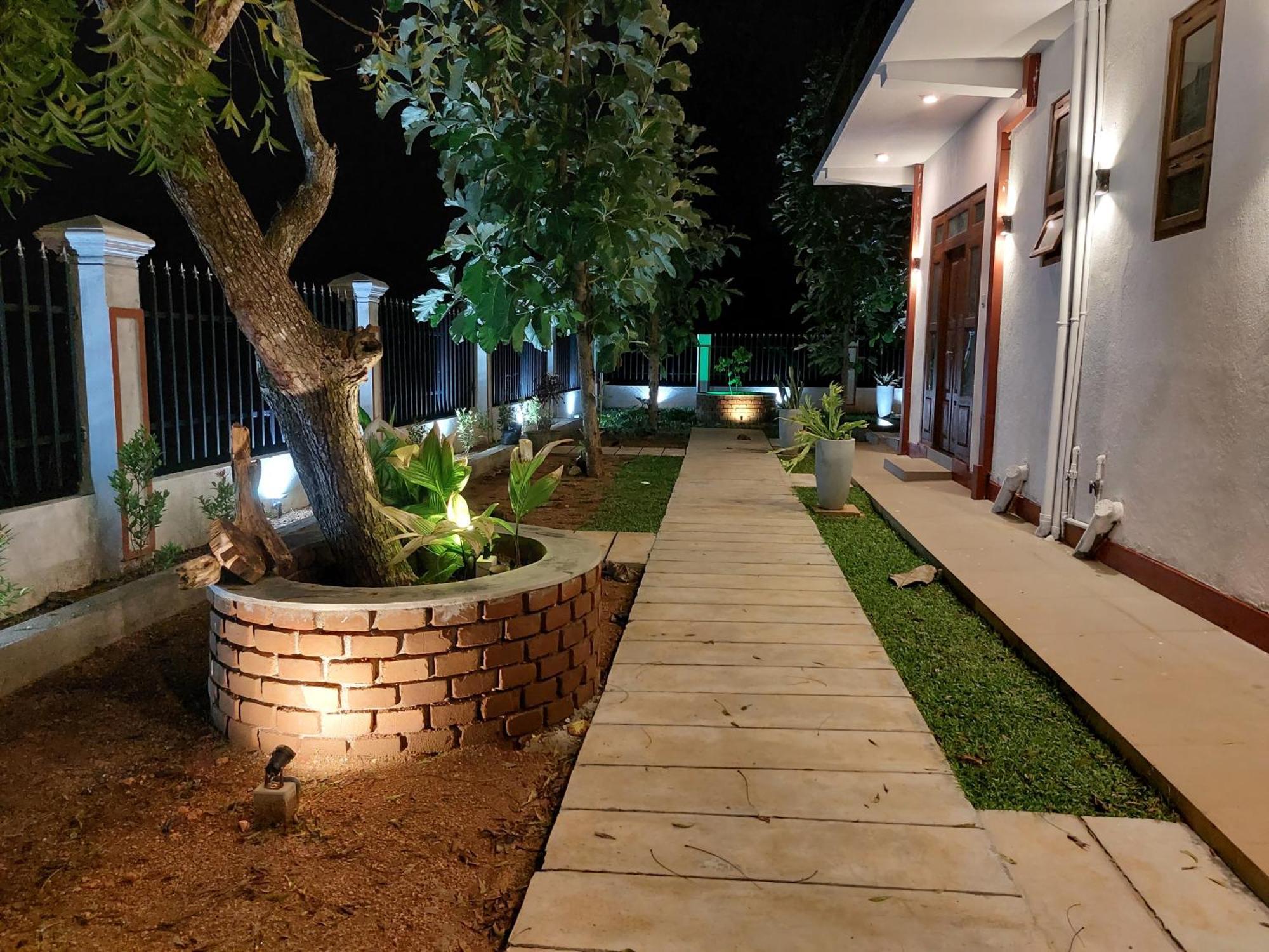 Green Shield Resort Anuradhapura Room photo